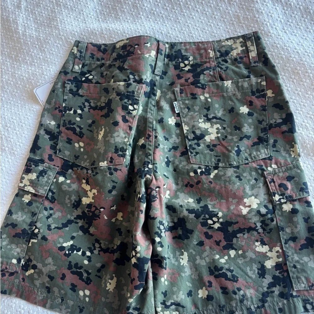 NWT! Levi's Multicolor Cargo Shorts Size 27